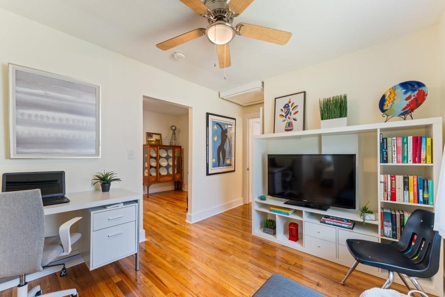 3102 Crescent Circle