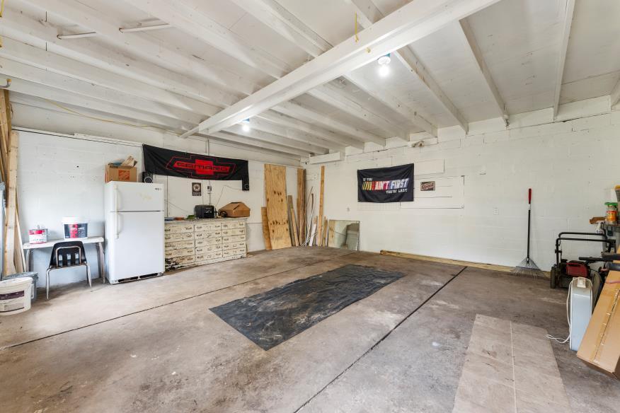 3102 Crescent Circle