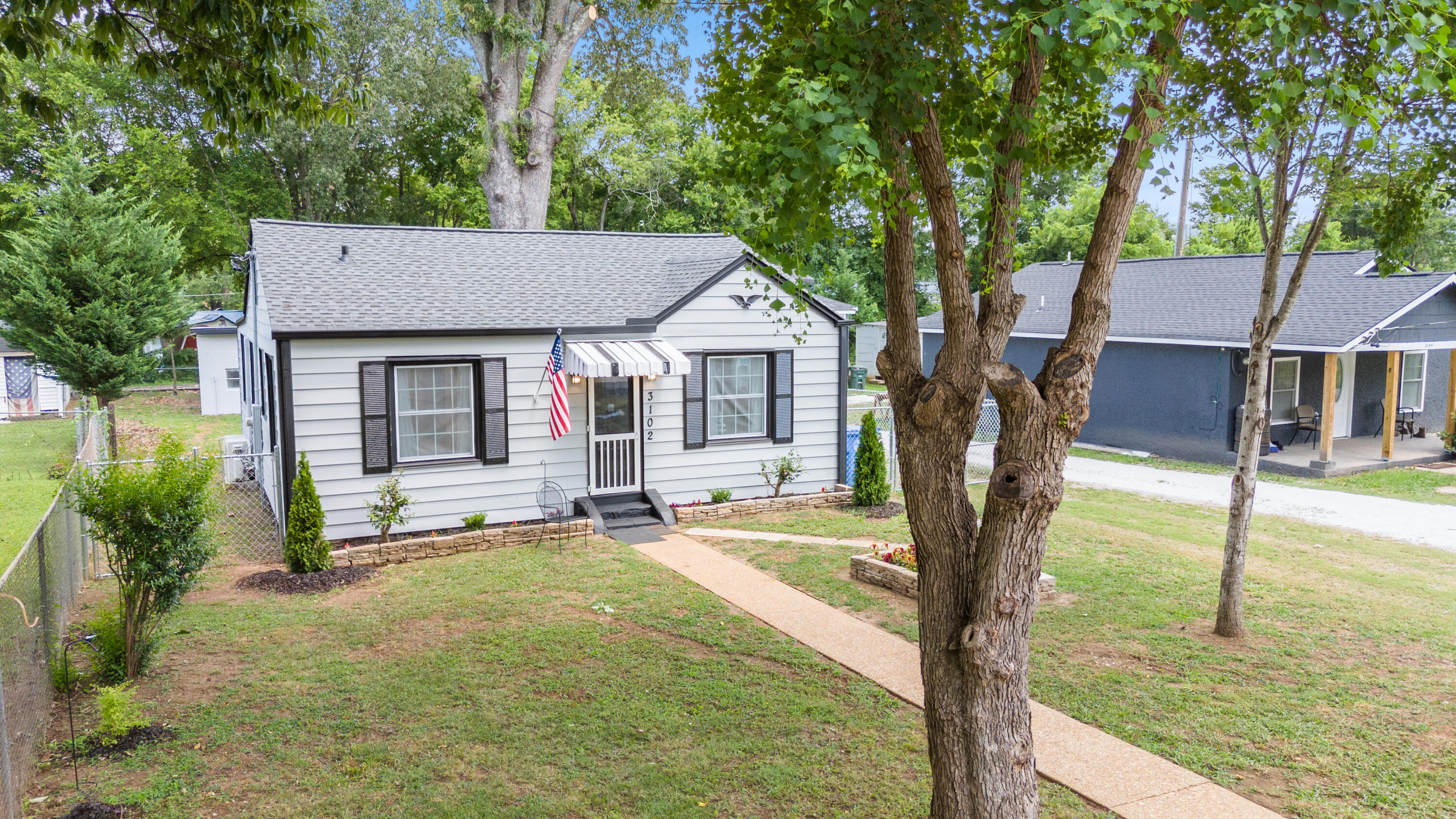 3102 Crescent Circle