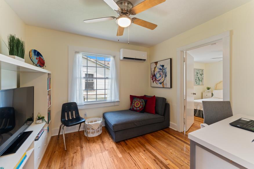 3102 Crescent Circle