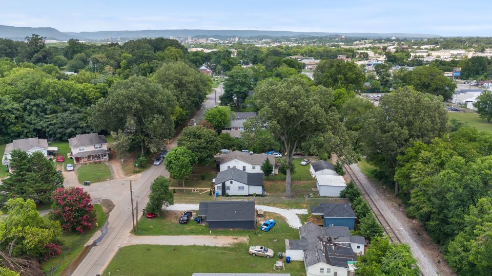 3102 Crescent Circle