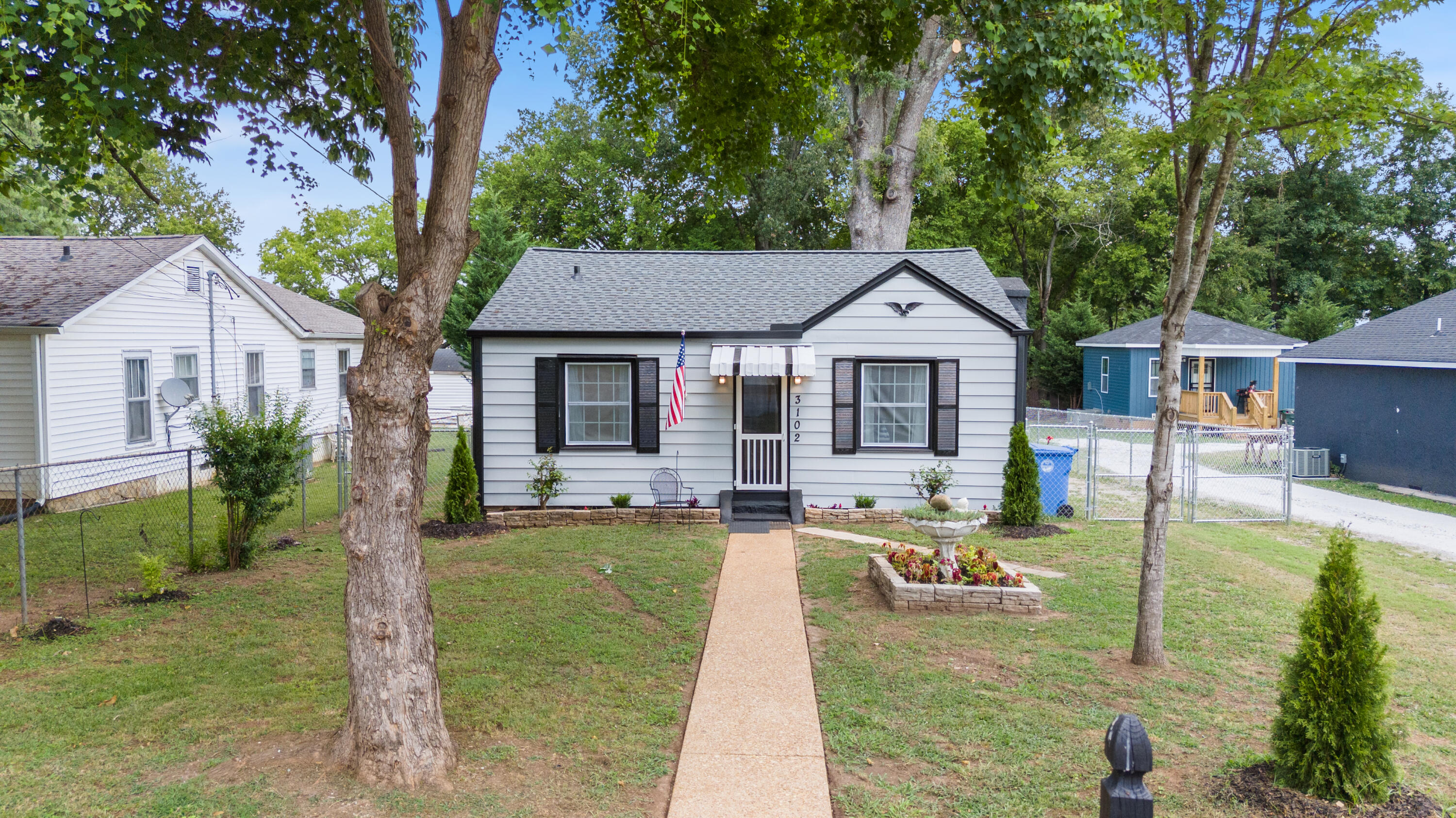 3102 Crescent Circle