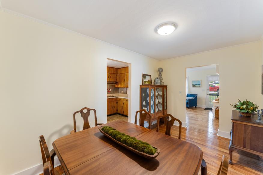 3102 Crescent Circle