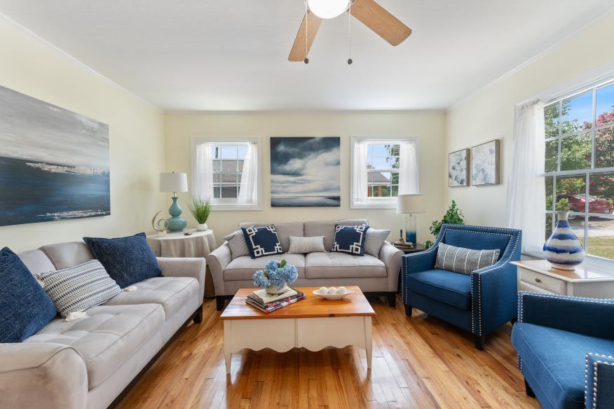 3102 Crescent Circle