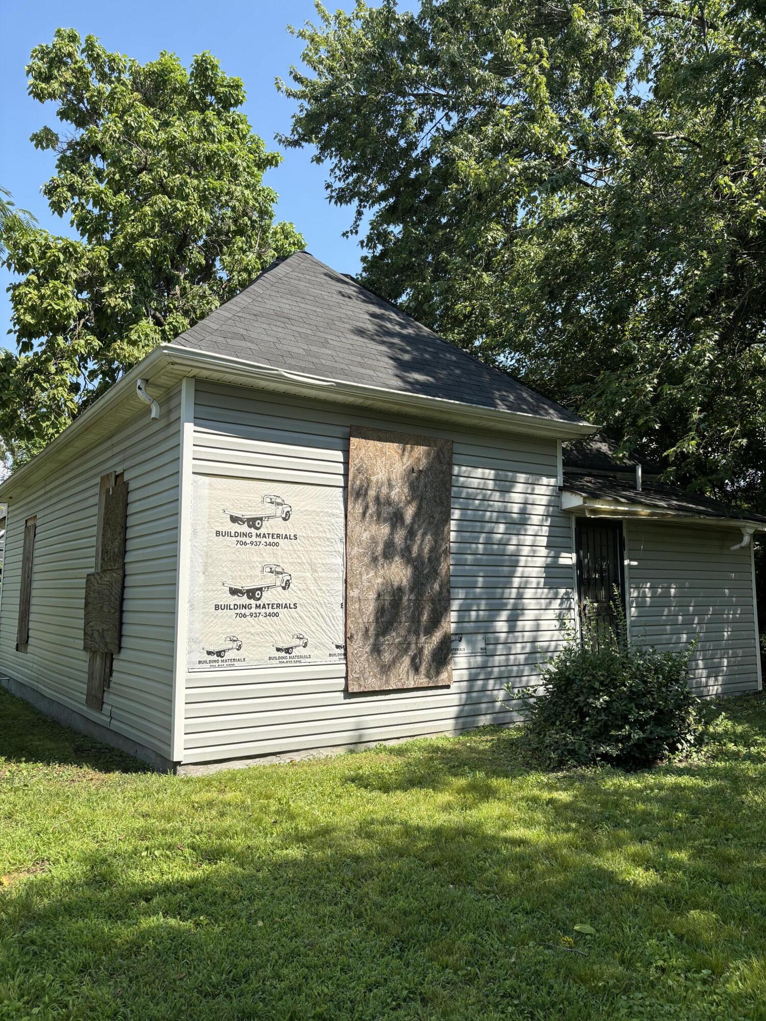 4005 Highland Avenue