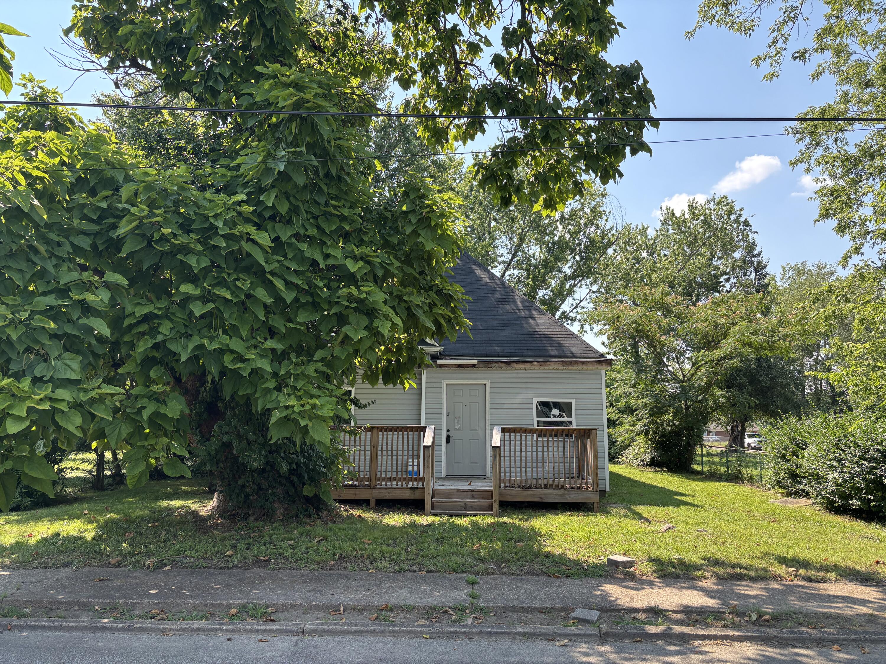 4005 Highland Avenue