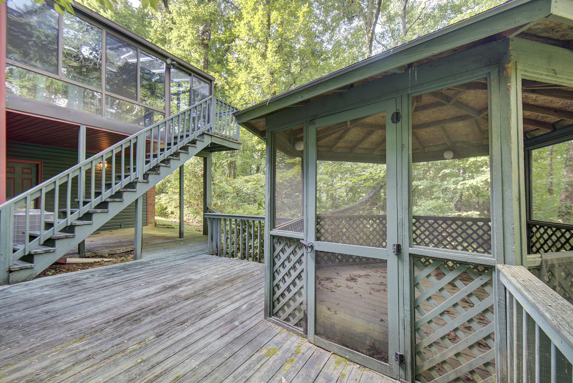 9028 Warbler Lane
