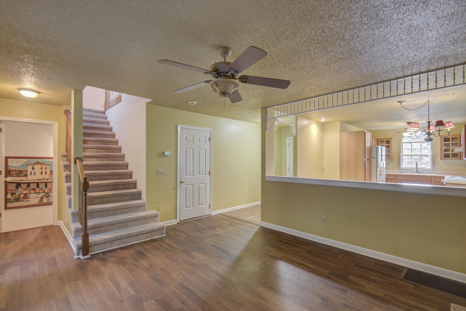 9028 Warbler Lane