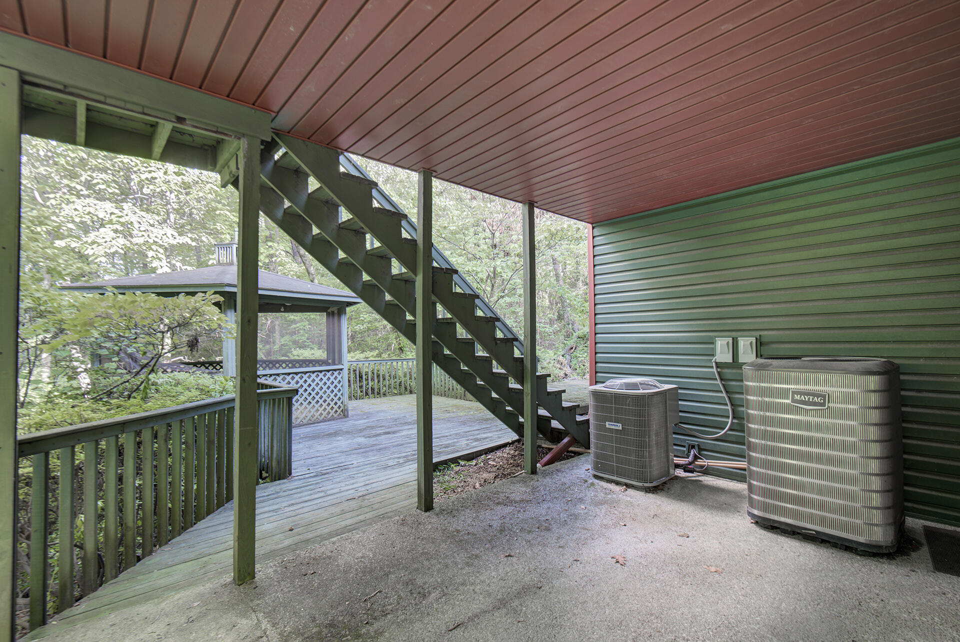 9028 Warbler Lane