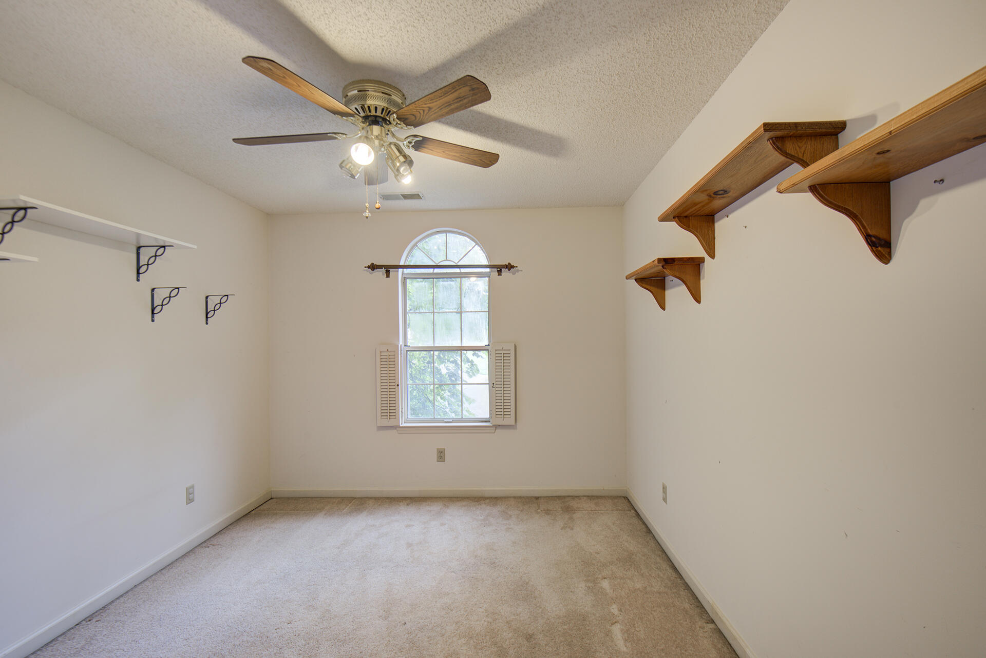 9028 Warbler Lane