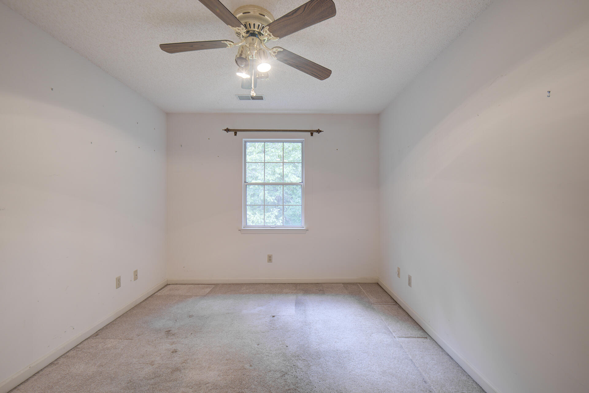 9028 Warbler Lane