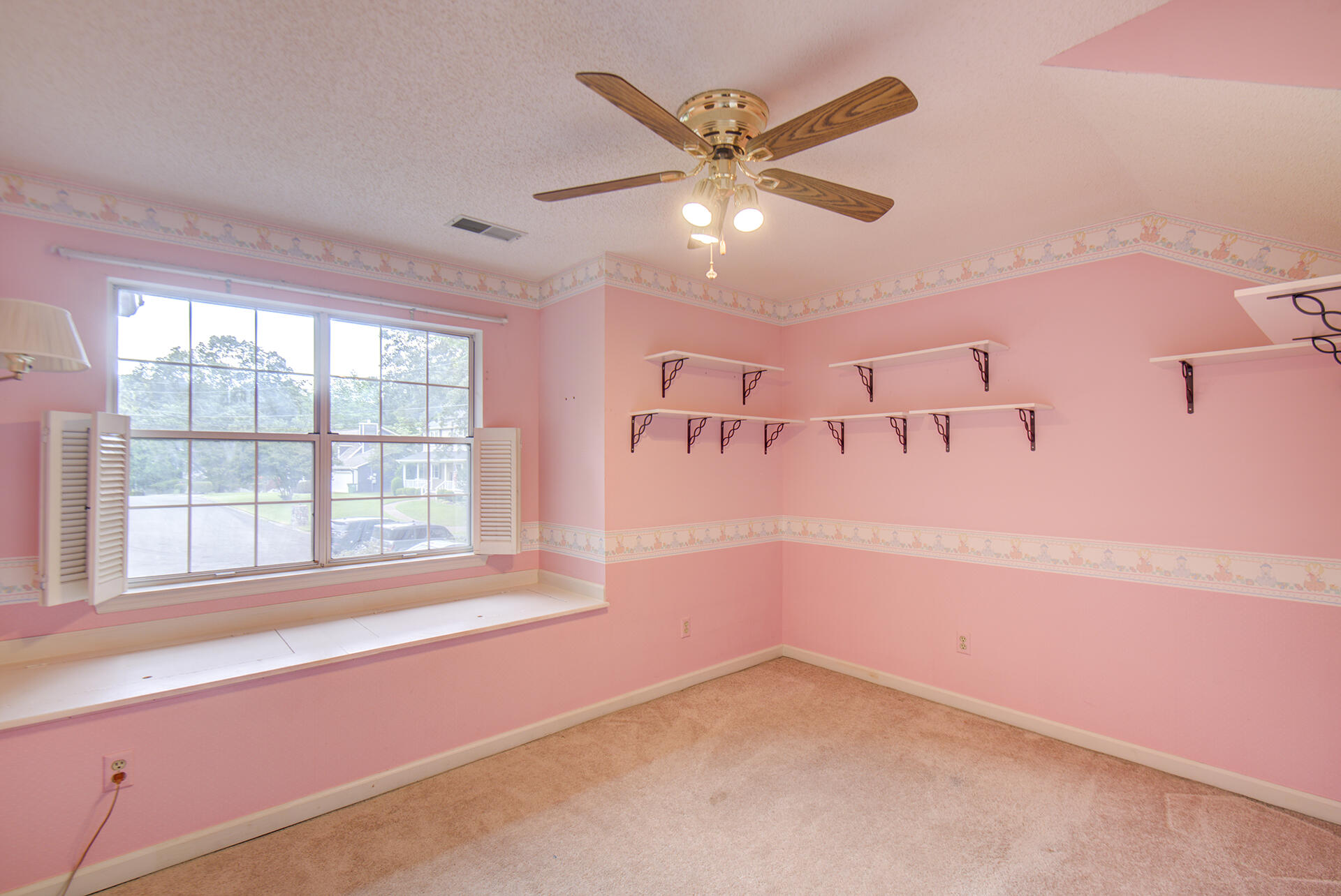 9028 Warbler Lane