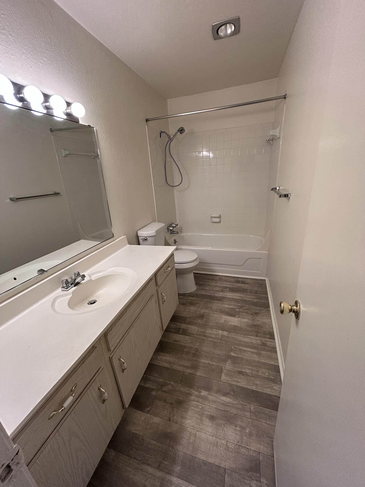 900 Mountain Creek Road, C38