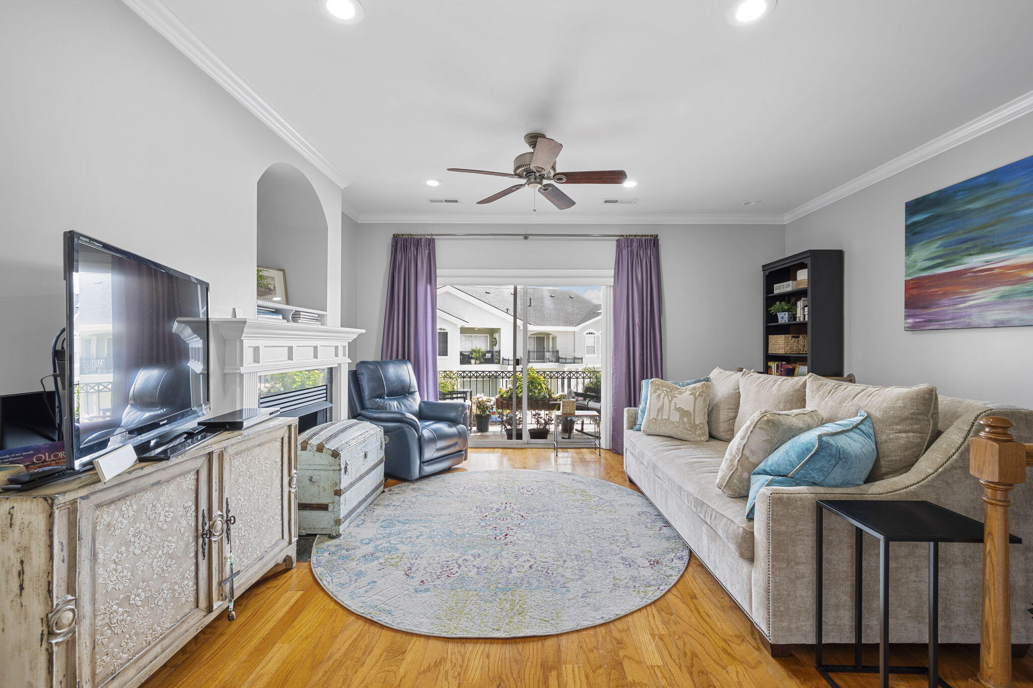 606 Renaissance Court