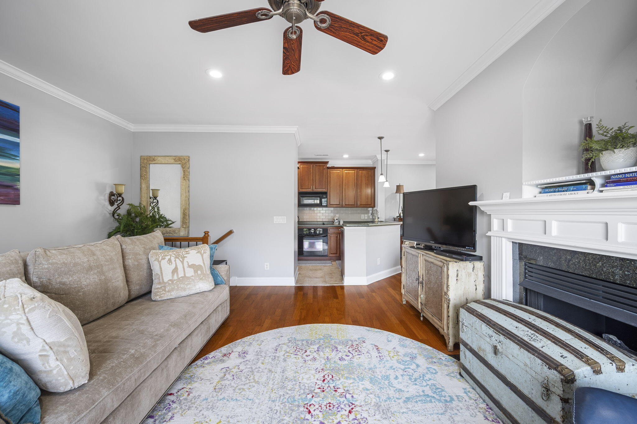 606 Renaissance Court