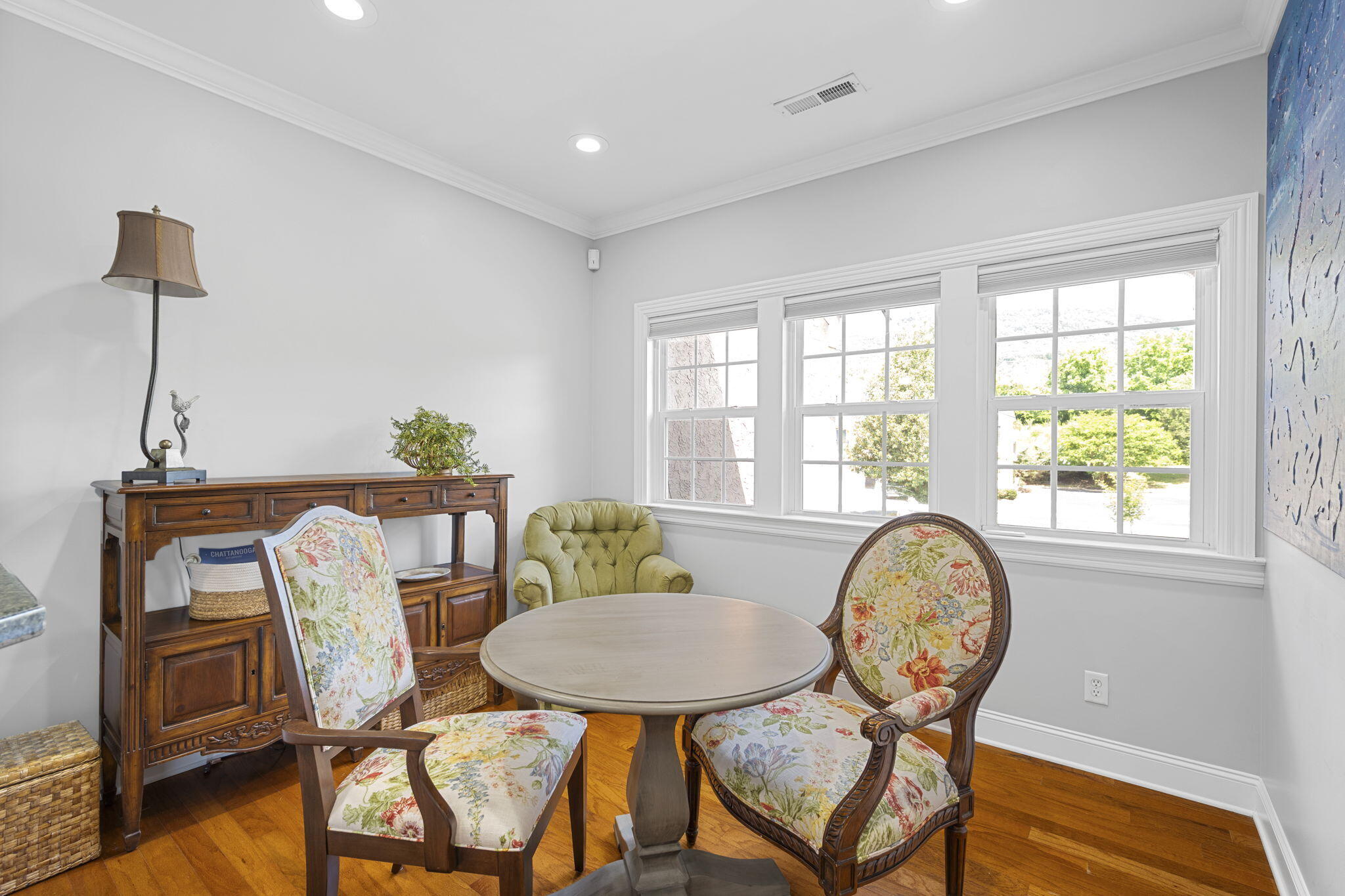 606 Renaissance Court