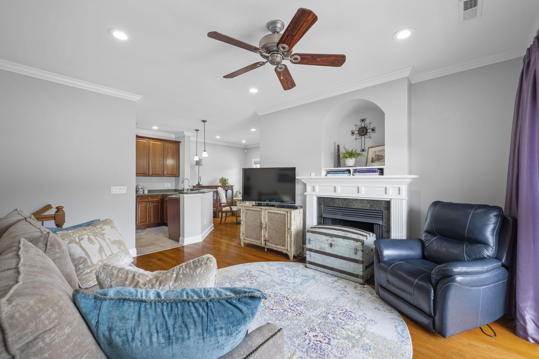 606 Renaissance Court