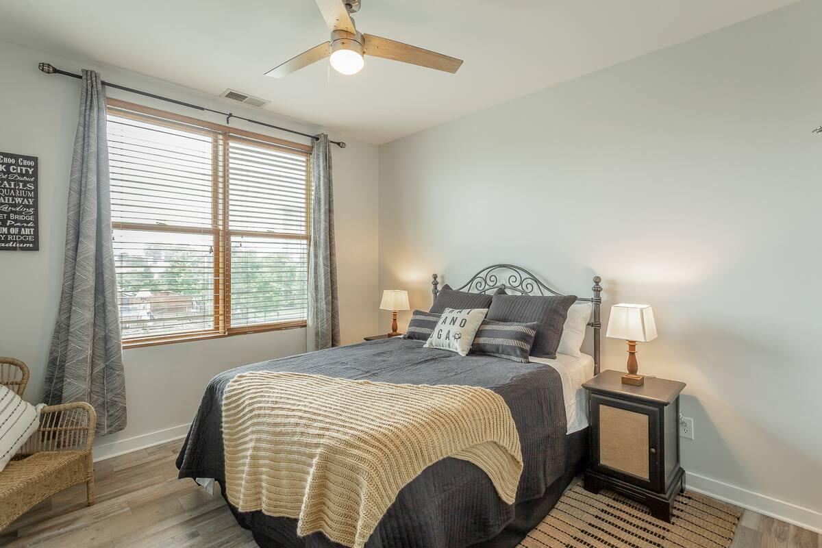 1609 Long Street, 301
