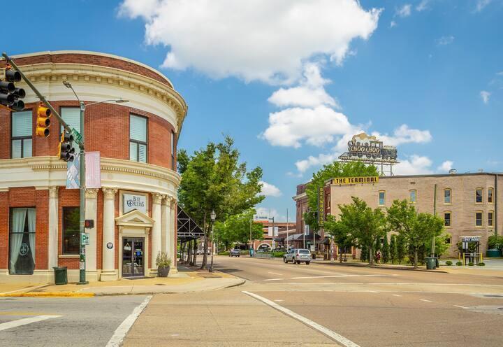 1609 Long Street, 301