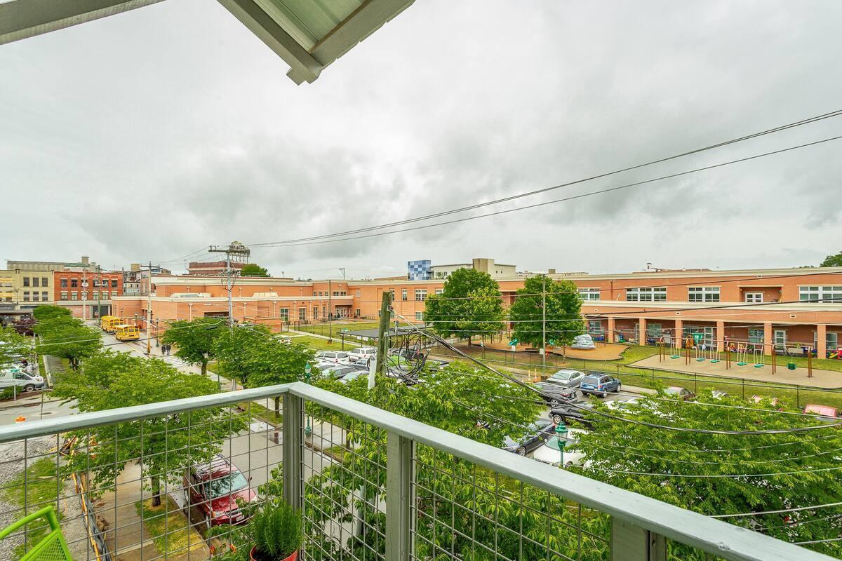 1609 Long Street, 301
