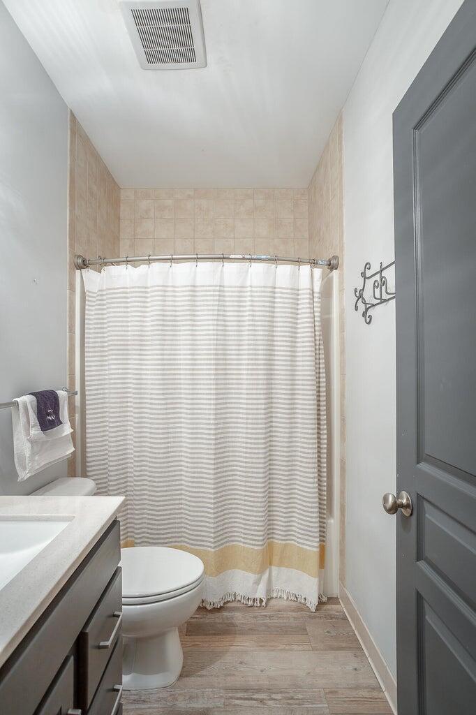 1609 Long Street, 301