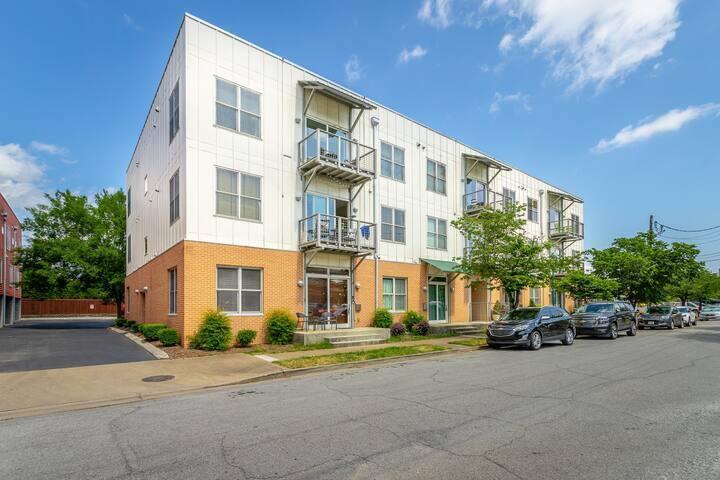 1609 Long Street, 301