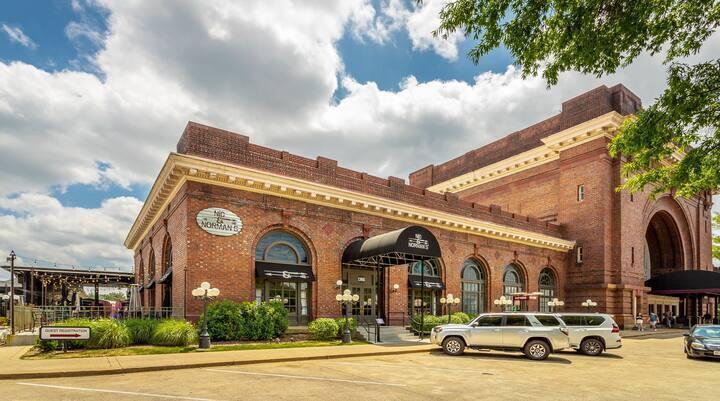 1609 Long Street, 301