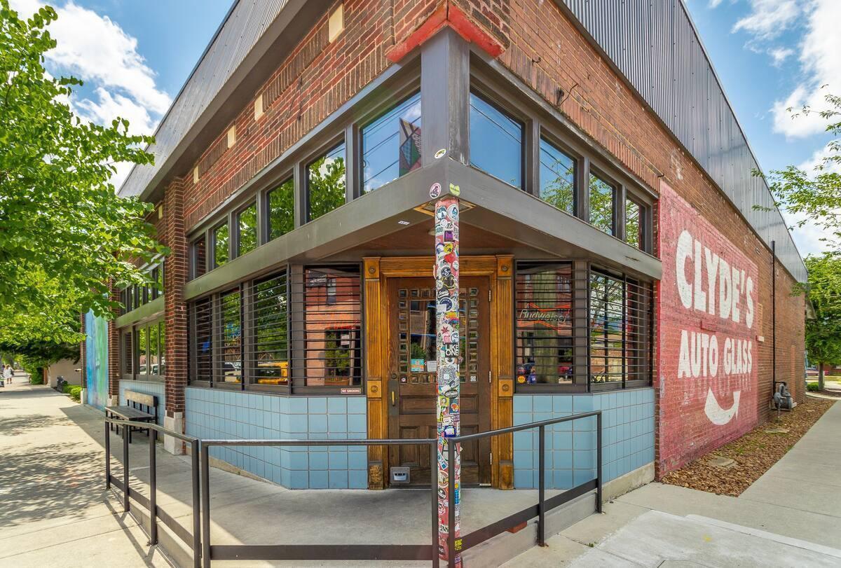 1609 Long Street, 301