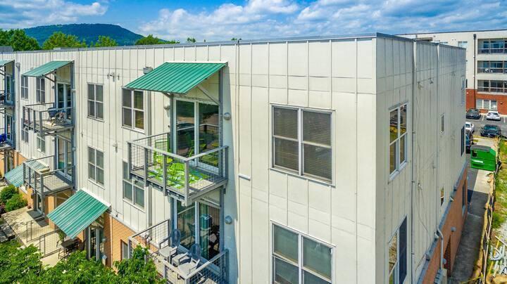 1609 Long Street, 301