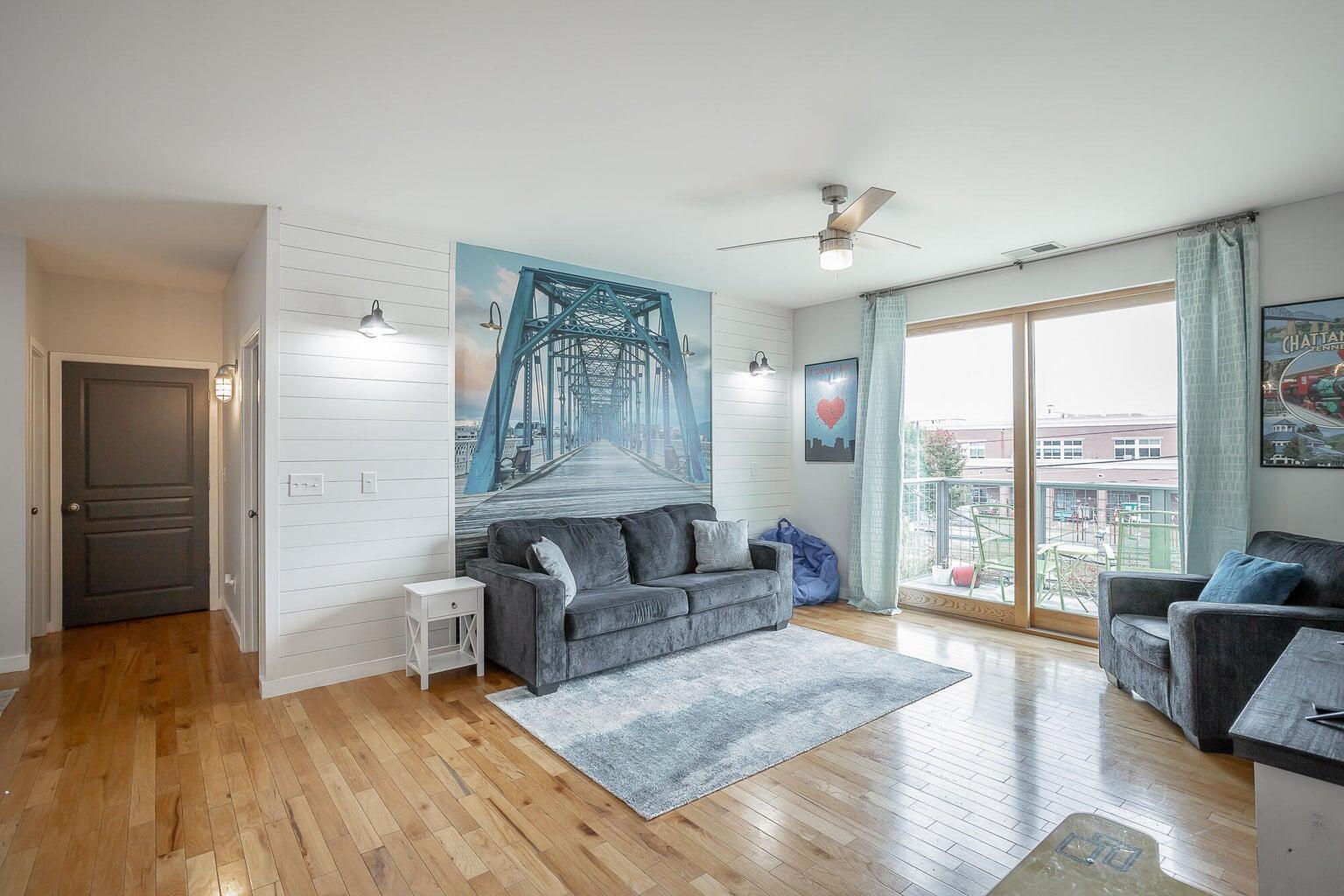 1609 Long Street, 301