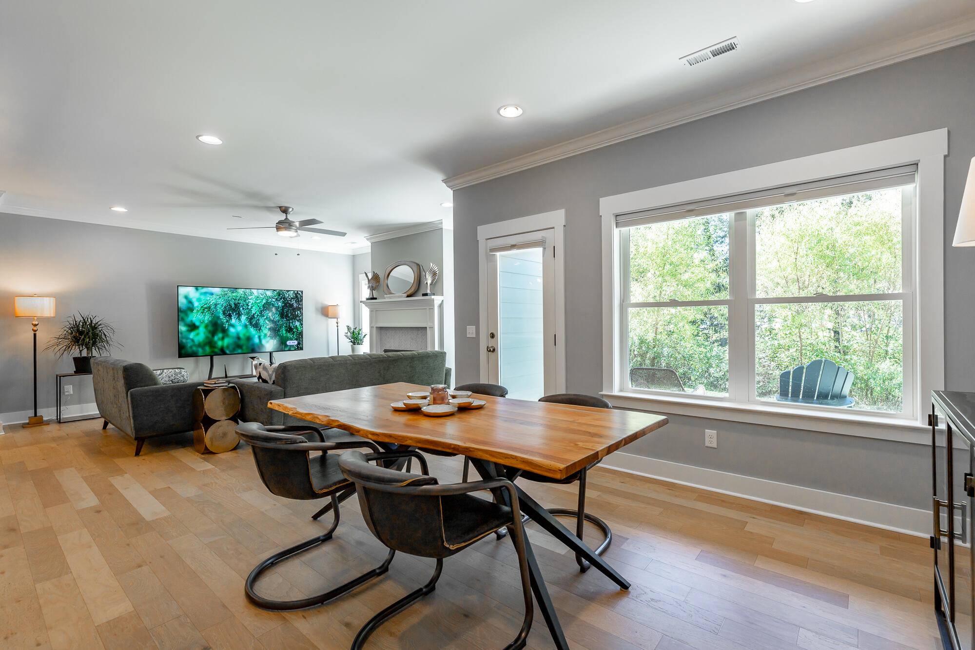 9694 Dutton Lane