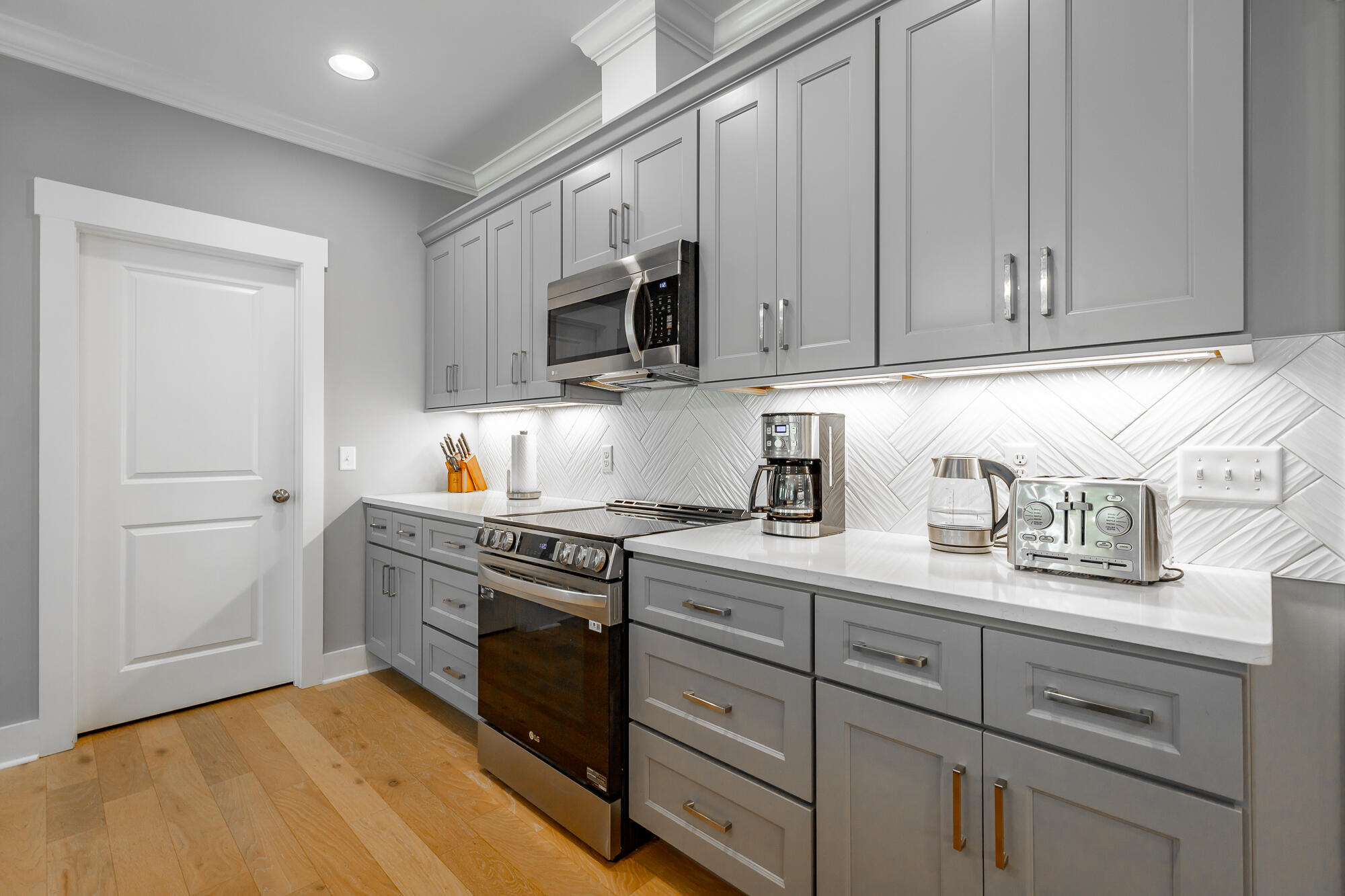 9694 Dutton Lane