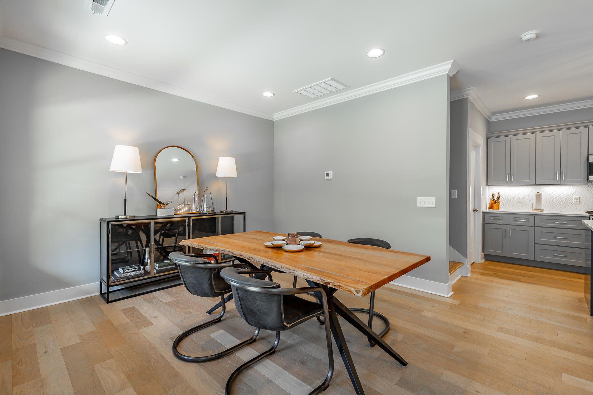 9694 Dutton Lane