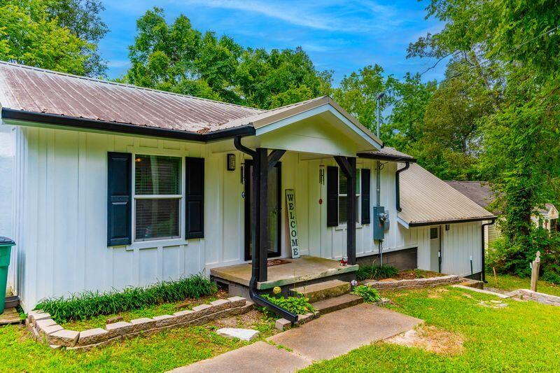303 Claire Street