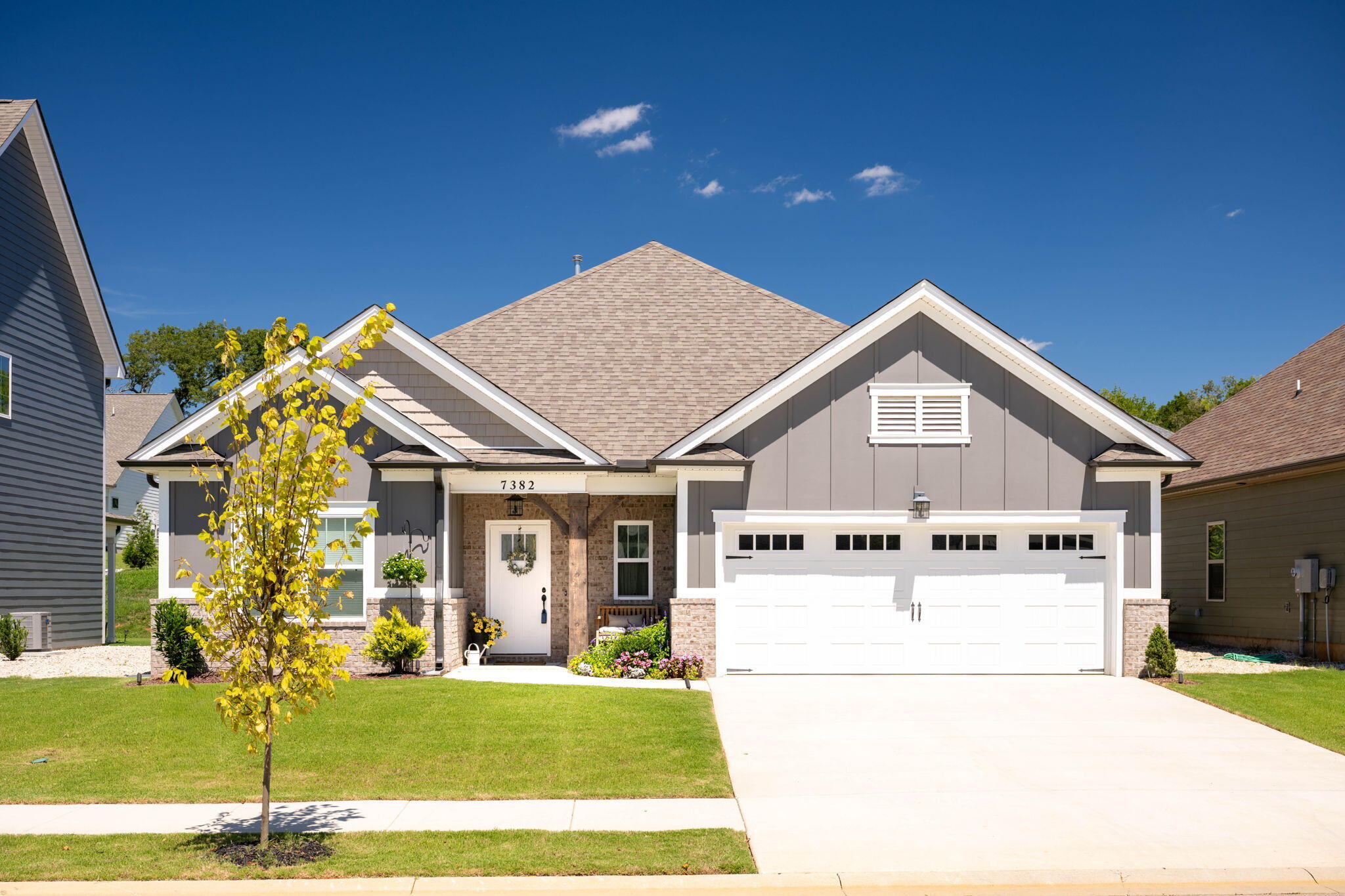 7382 Dividing Way