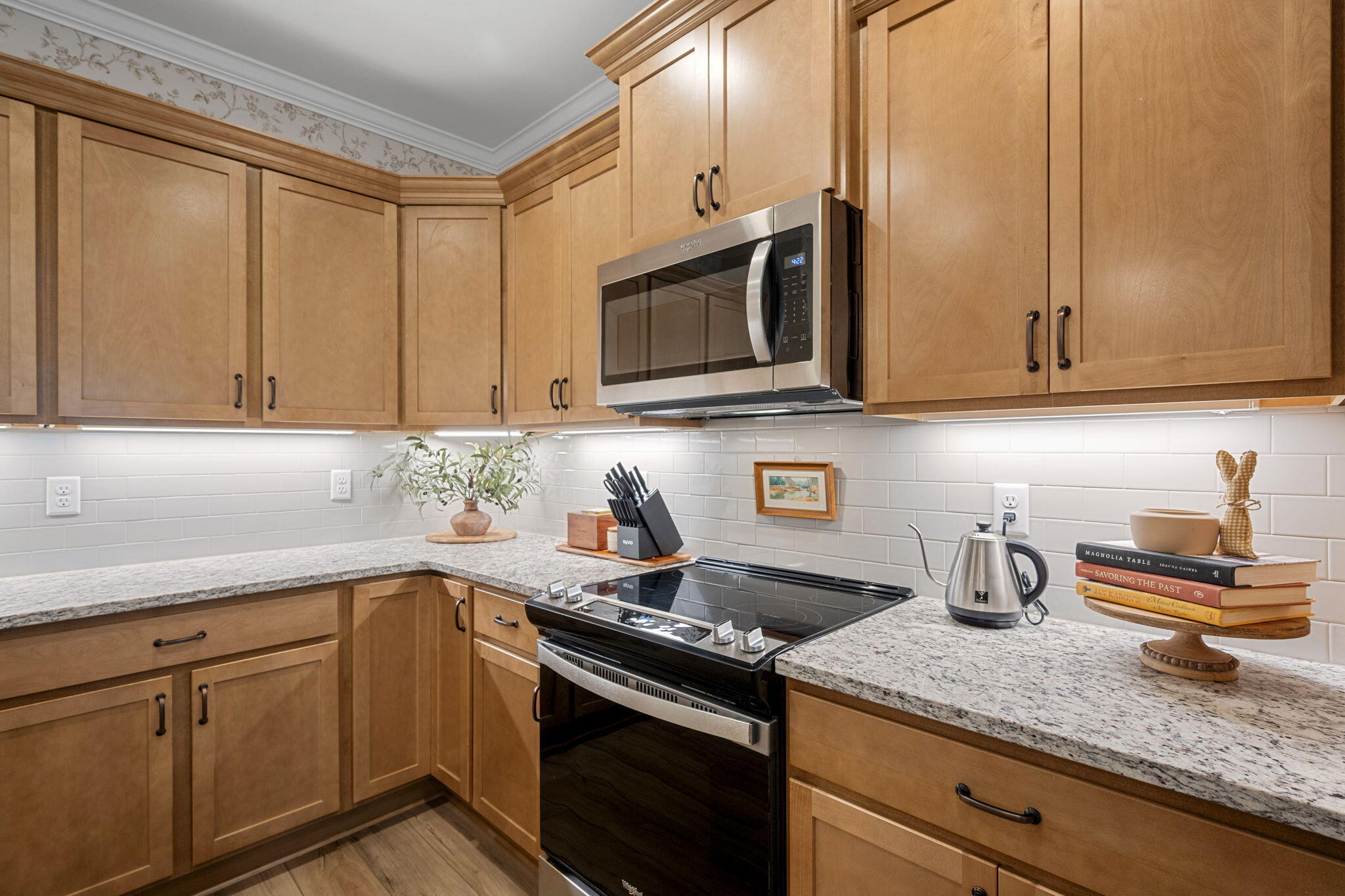 7382 Dividing Way
