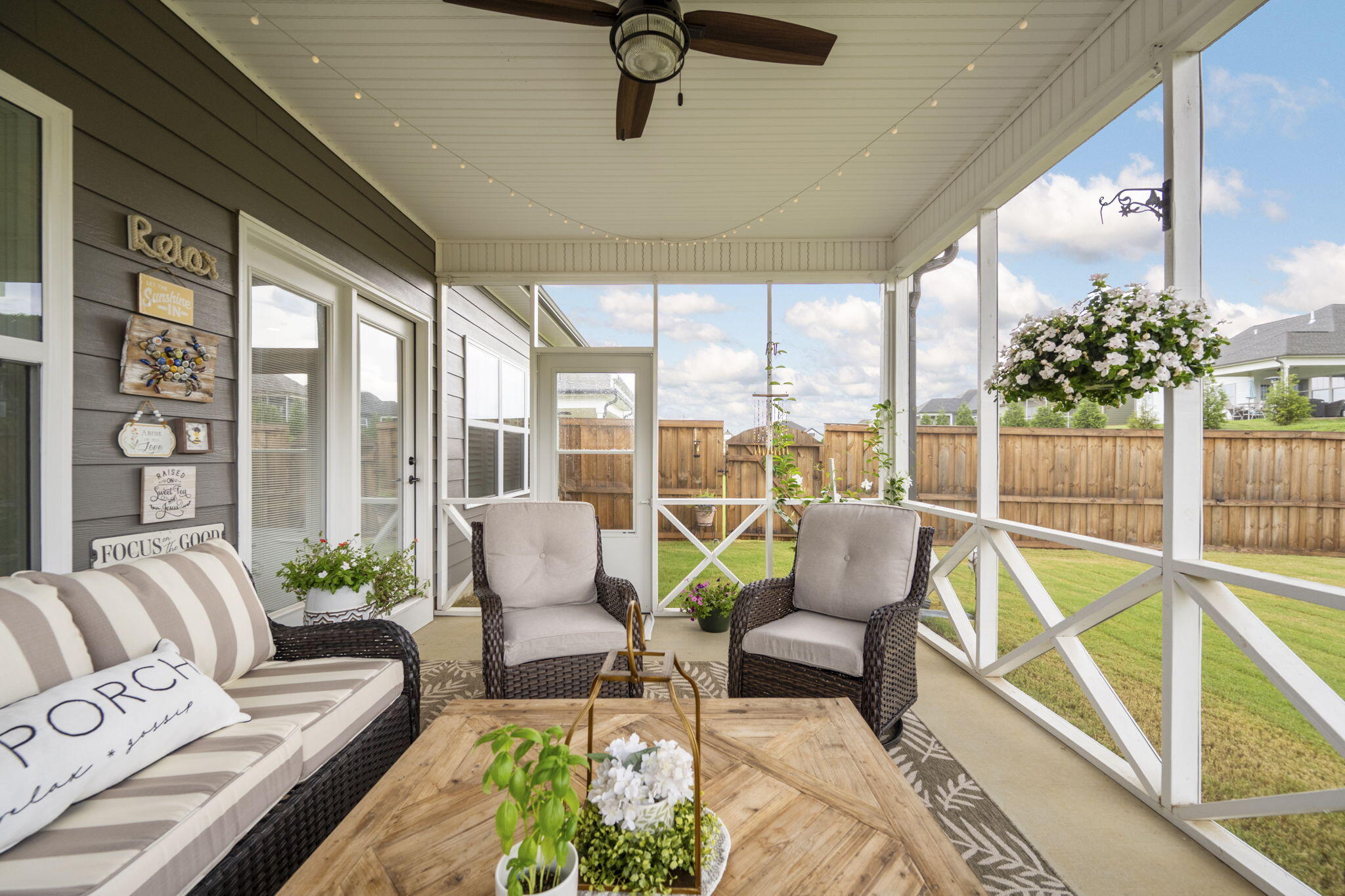 7382 Dividing Way