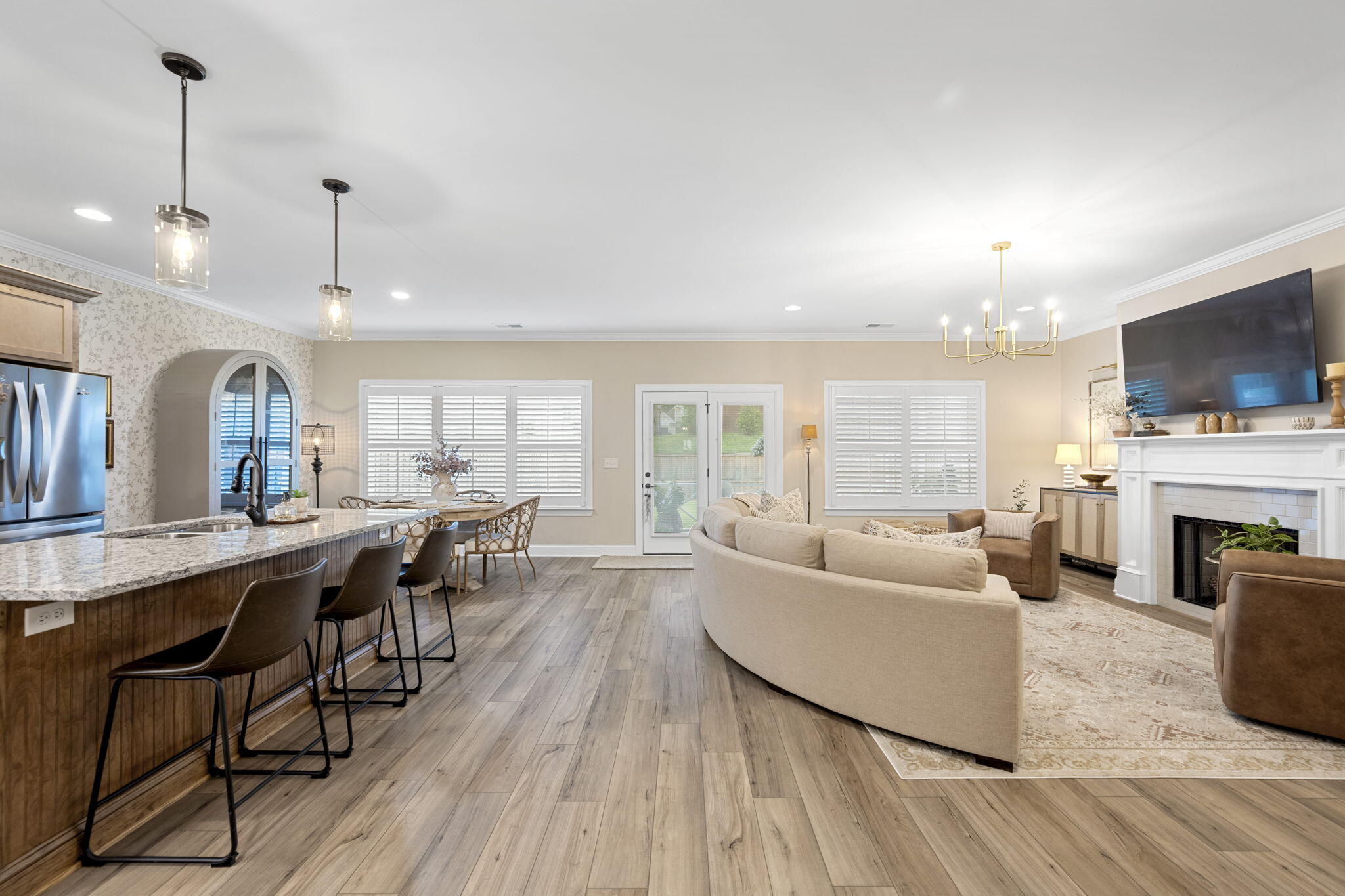 7382 Dividing Way