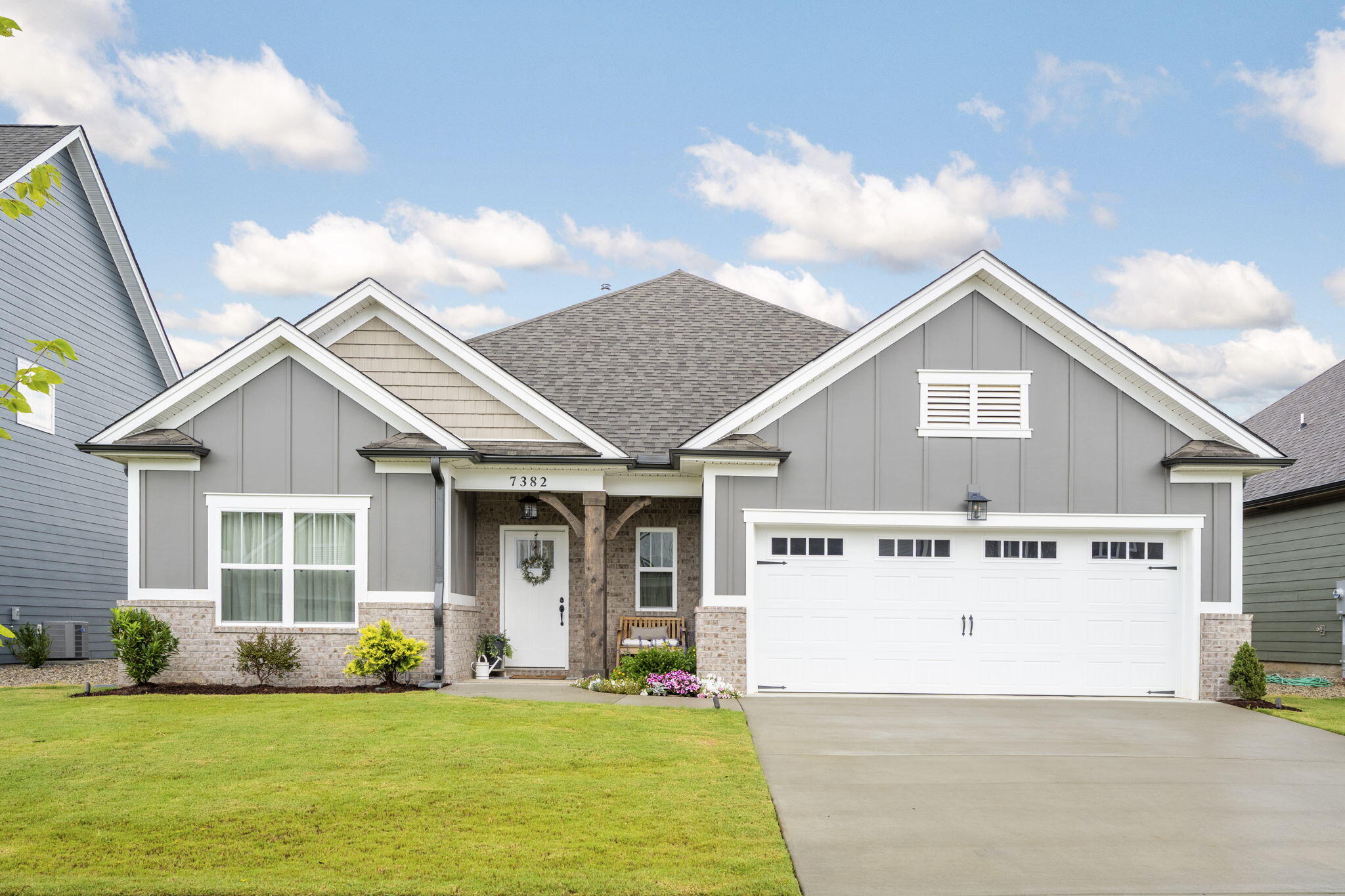 7382 Dividing Way