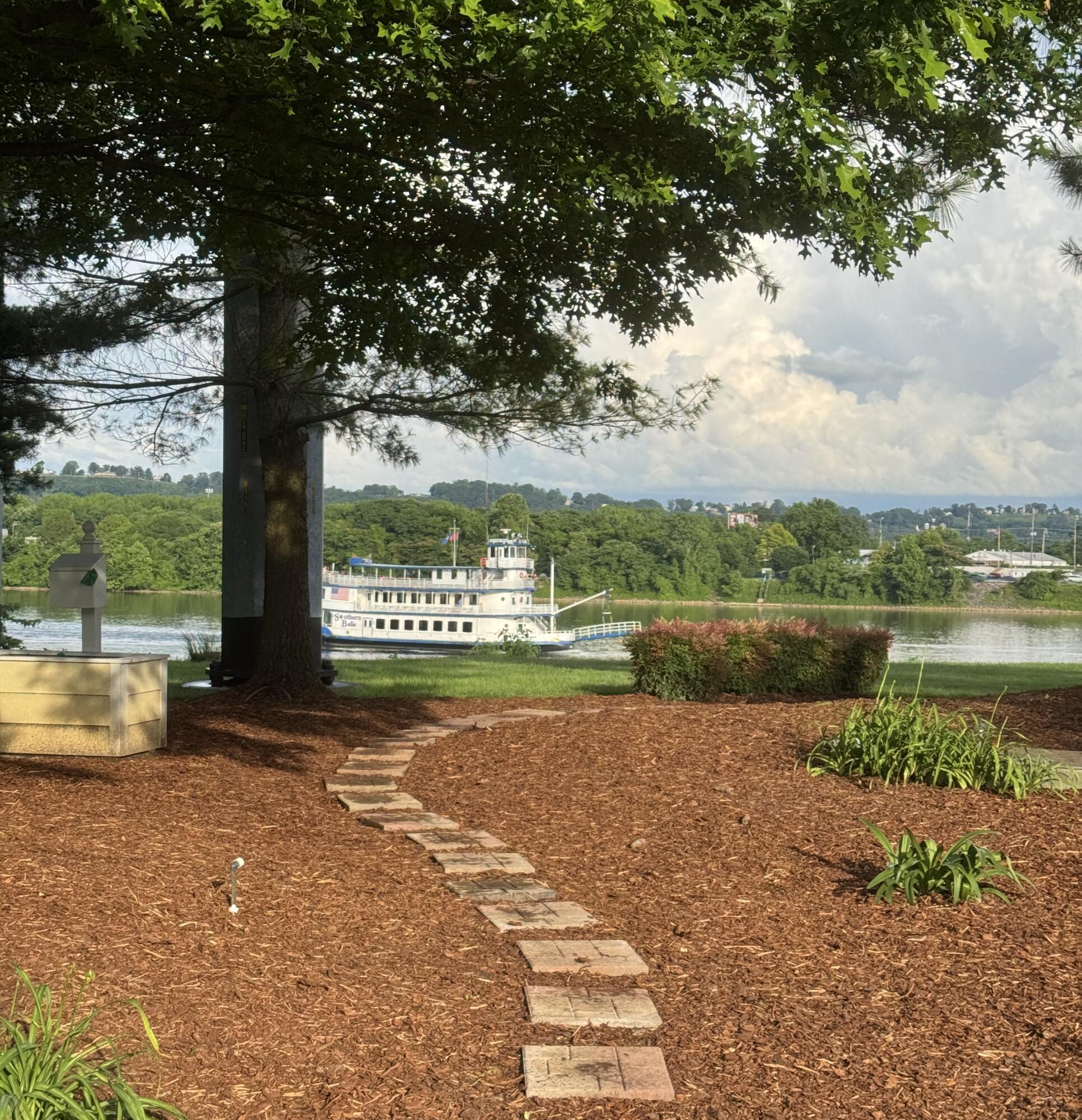 1426 Heritage Landing Drive