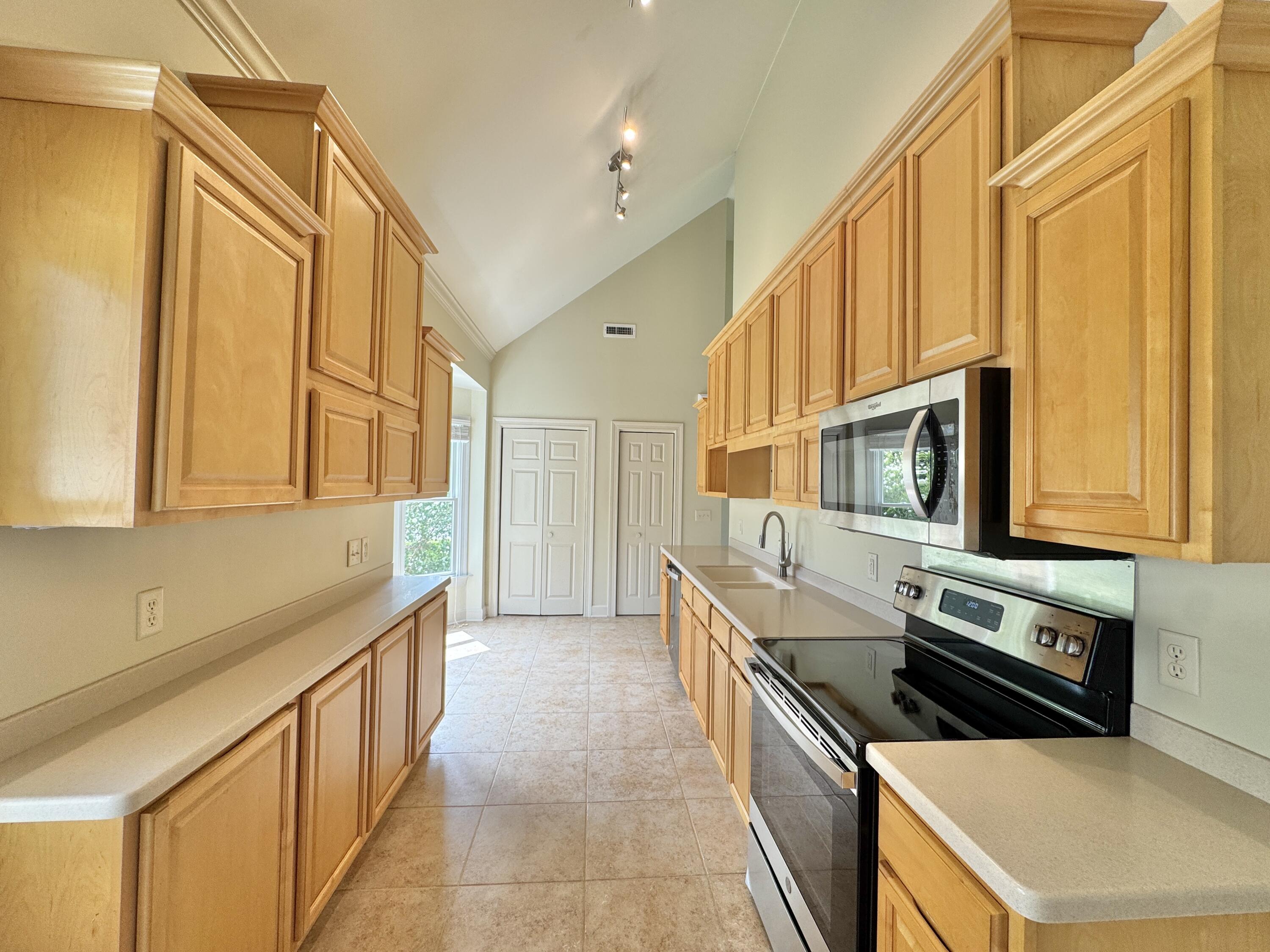 1426 Heritage Landing Drive