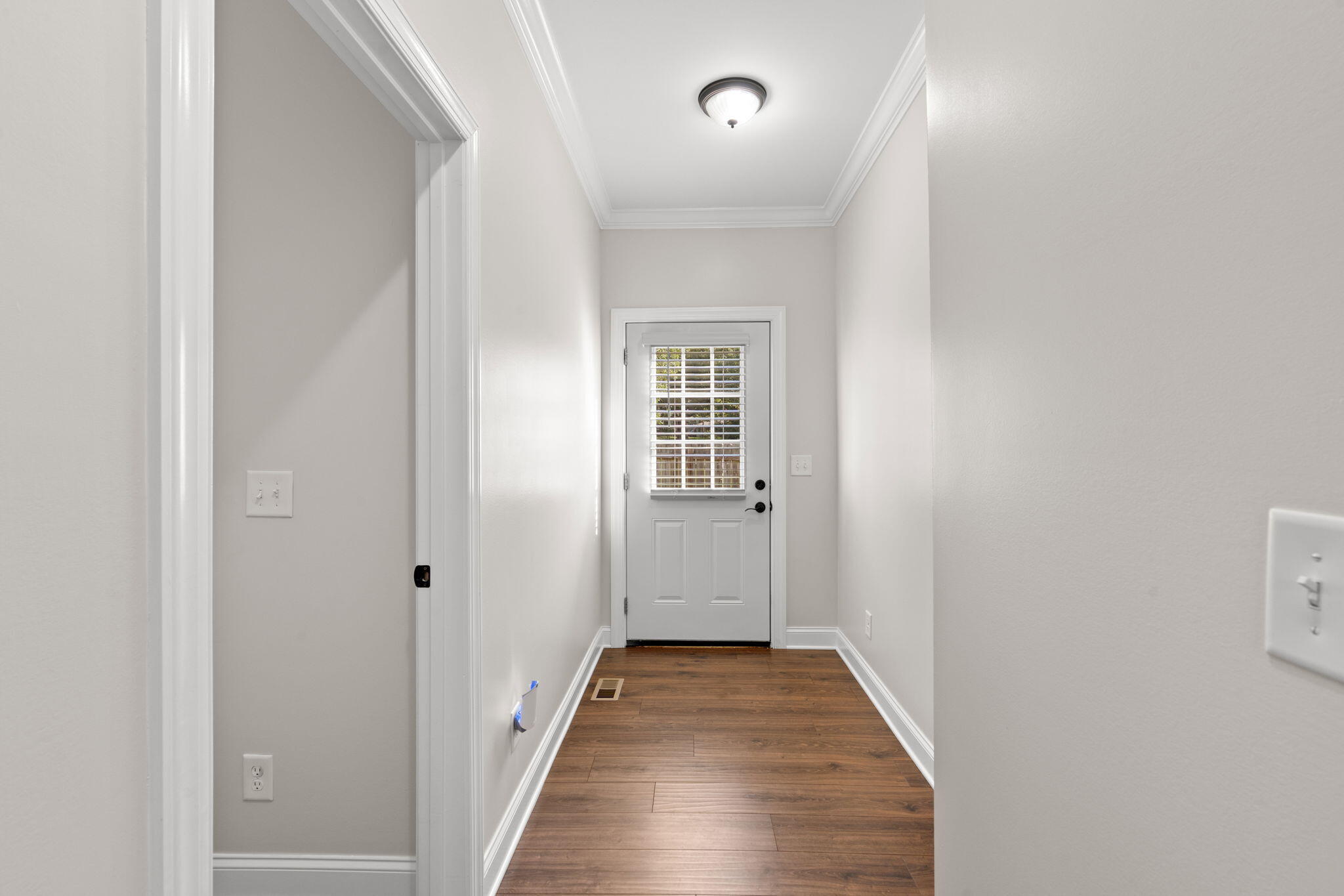 8185 Iris Road