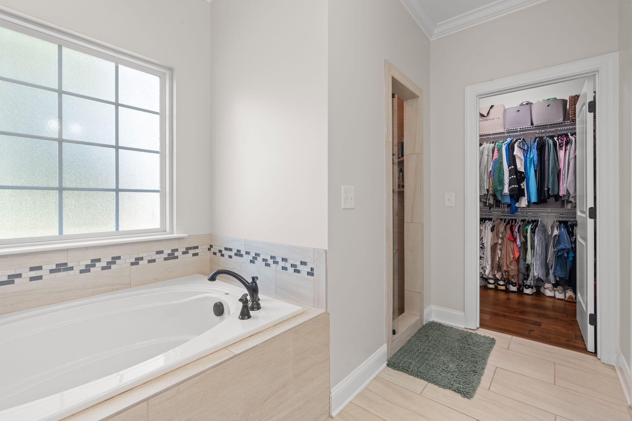 8185 Iris Road
