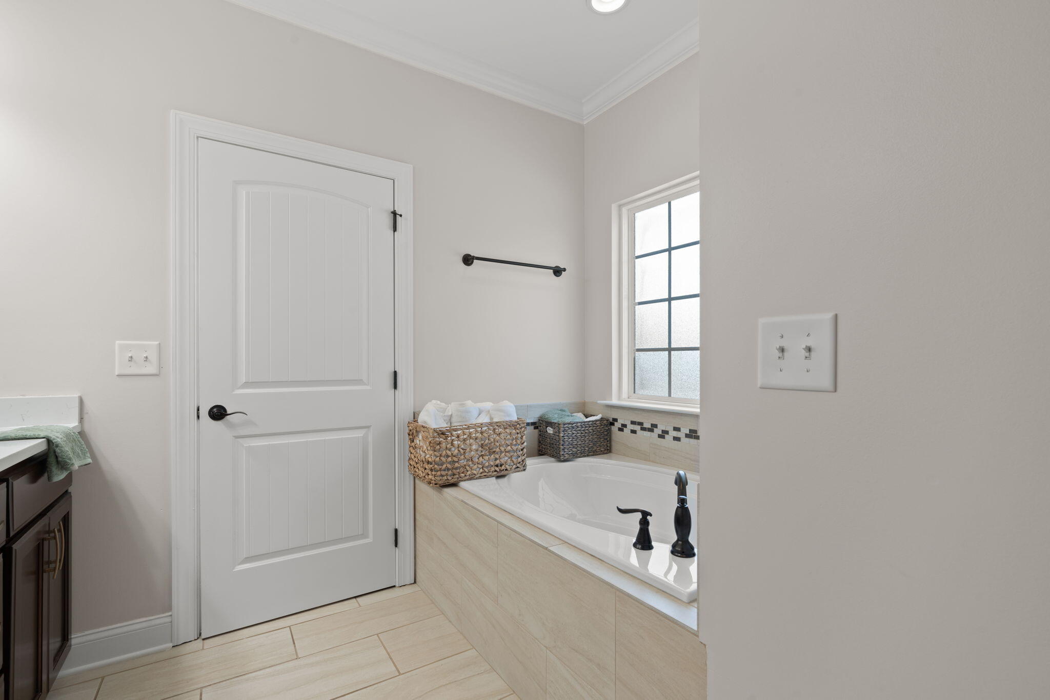 8185 Iris Road