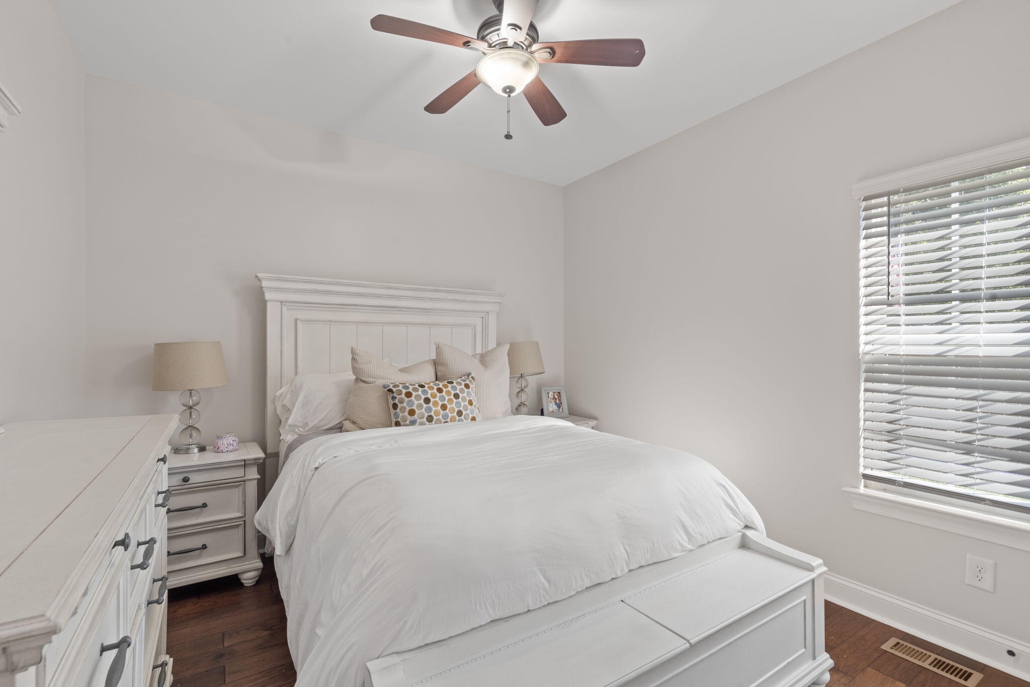 8185 Iris Road