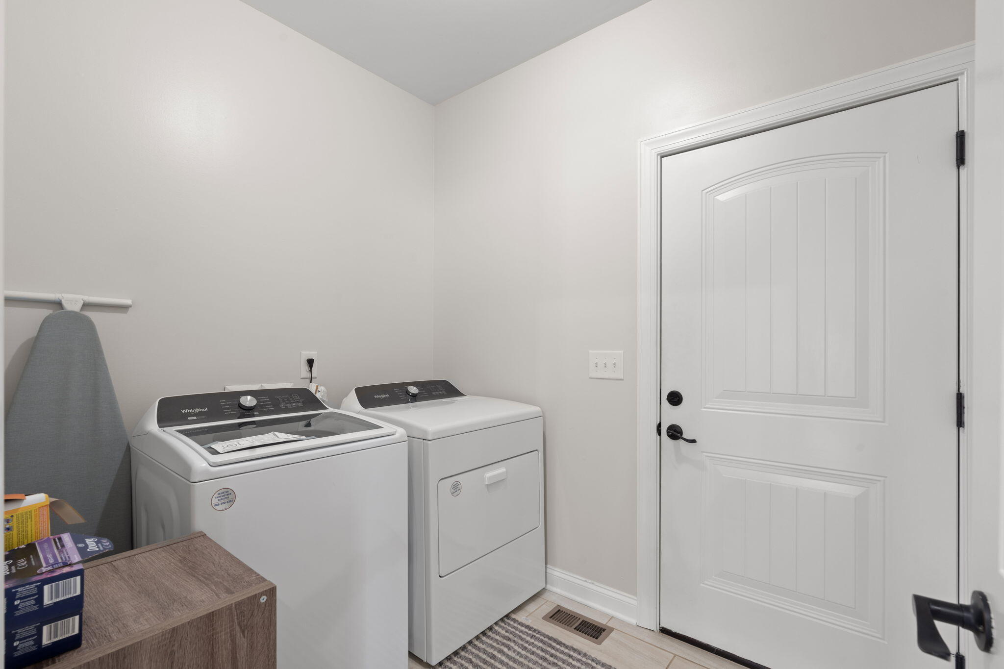 8185 Iris Road