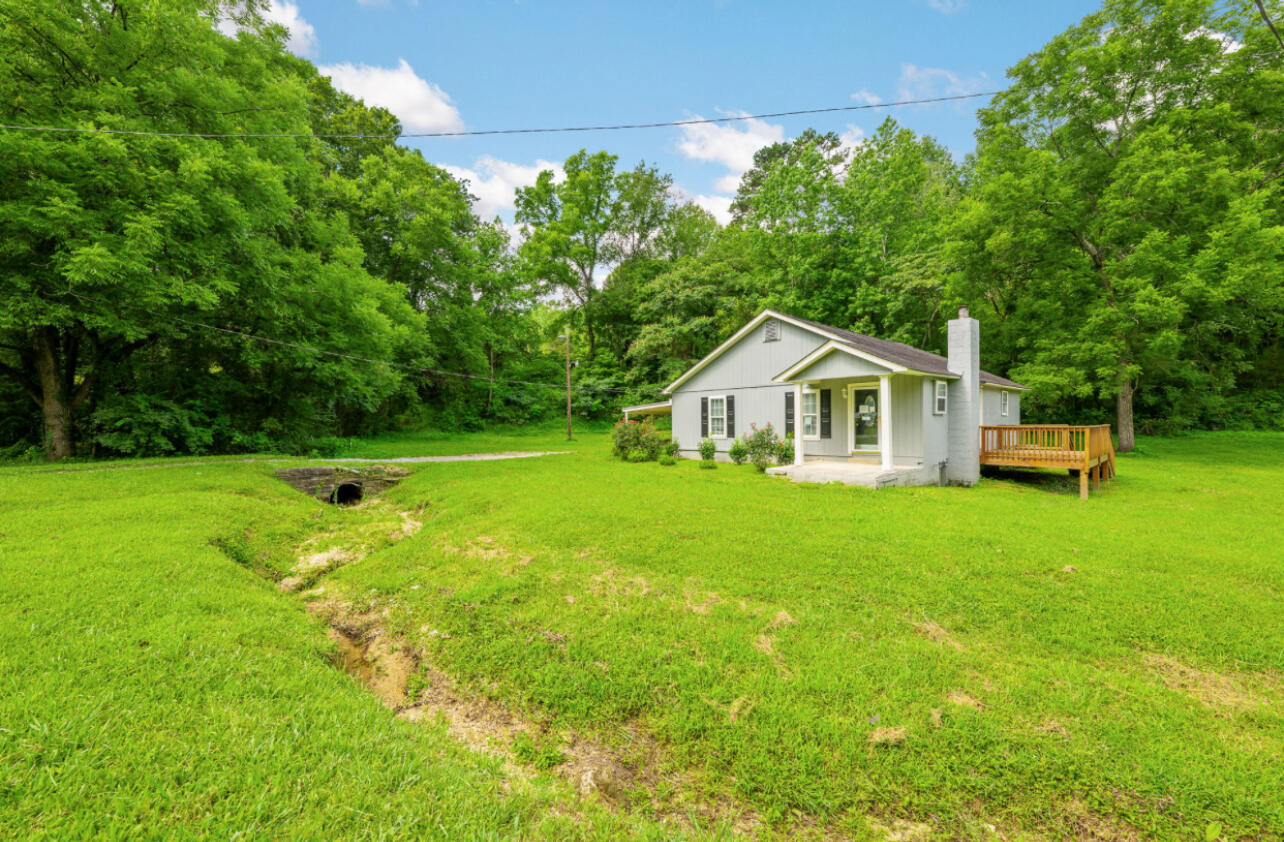 404 W Schmitt Road