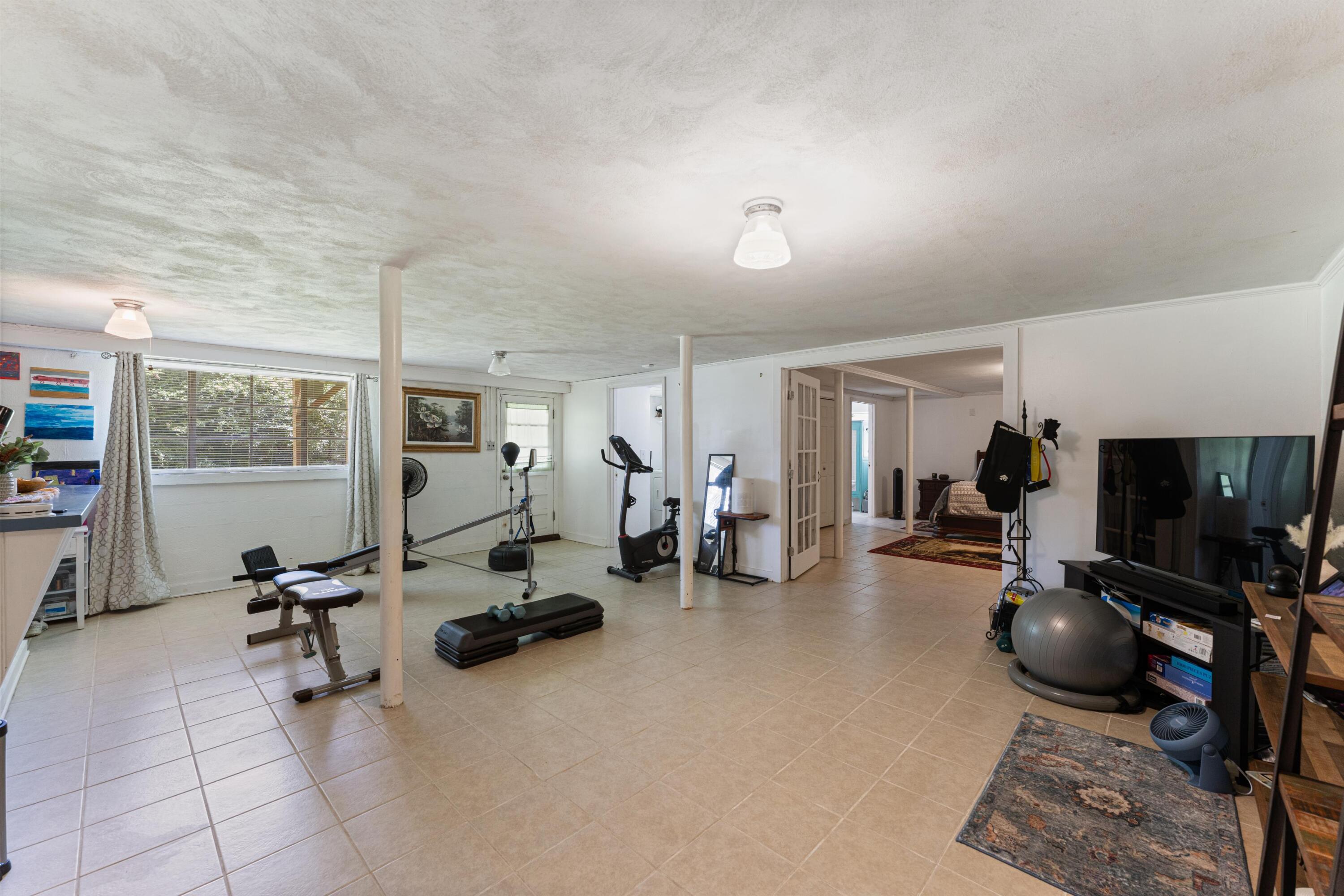 2134 Mae Dell Road