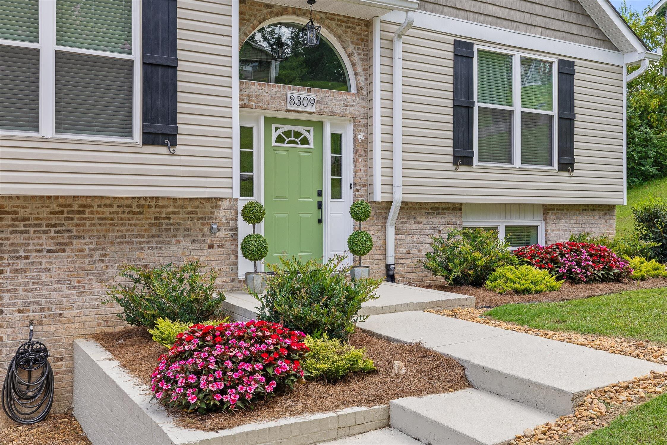 8309 Harvest Oak Lane