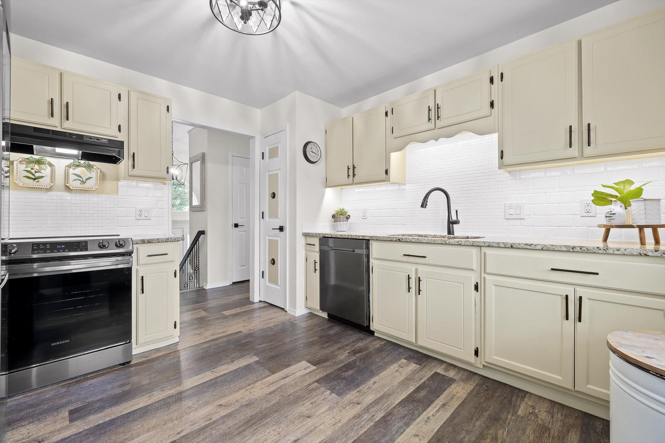 8309 Harvest Oak Lane